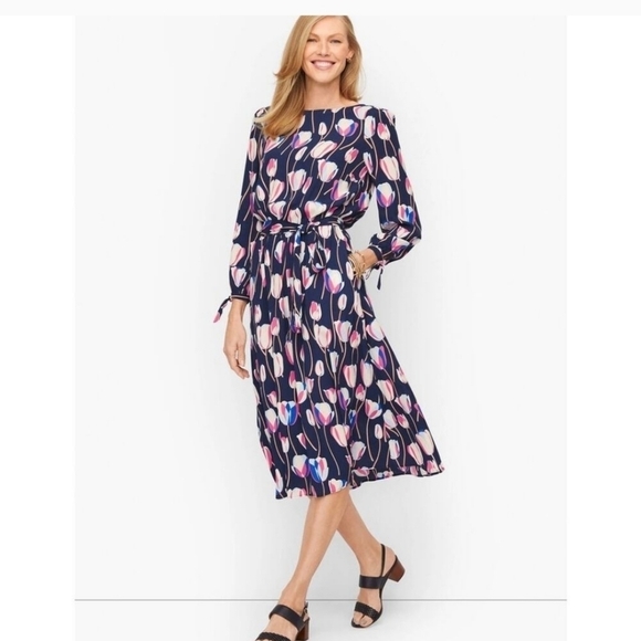 Talbotts tulip dress. Size large Petite.  Tie at waist. 2 big pockets. Blue/pink - Picture 1 of 11